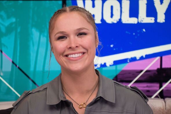 los-angeles-ca-ronda-rousey-visits-the-young-hollywood-studio-on-july-27-2018-in-los-angeles-519715 - AfroCombat Rousey